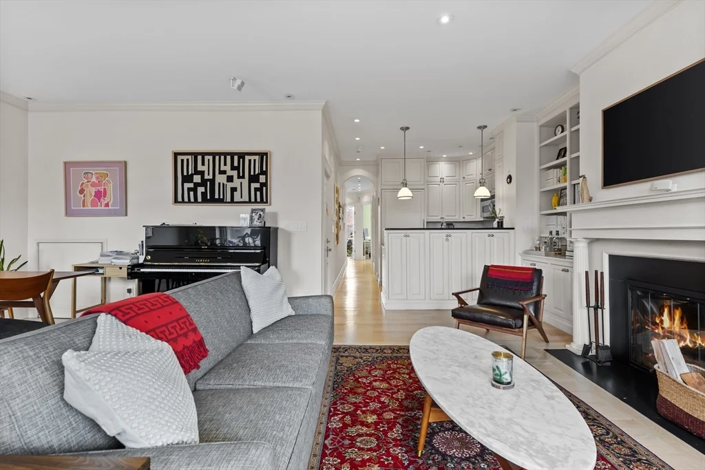 238 Marlborough St, Back Bay