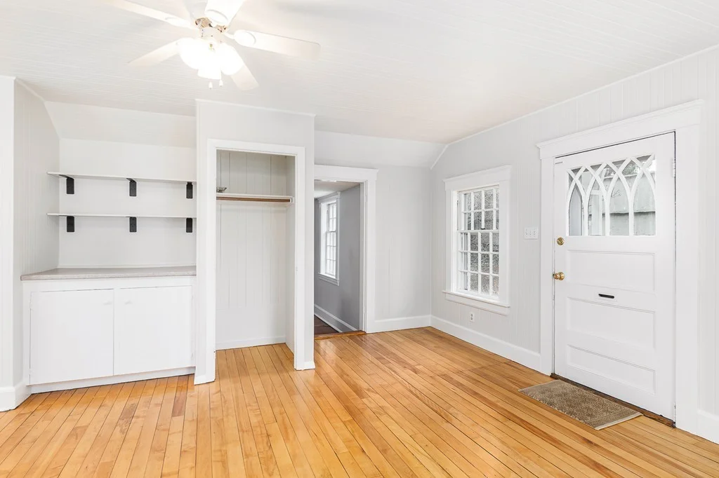 92 Farmers Row, Groton