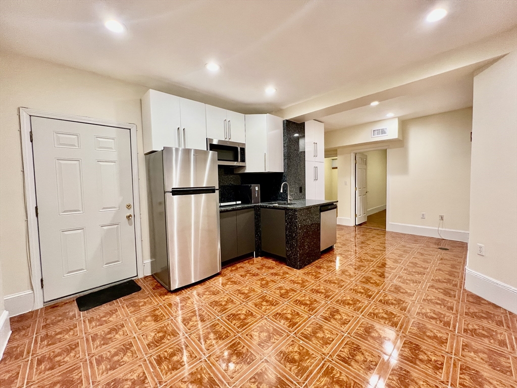 69 Babcock St, North Brookline