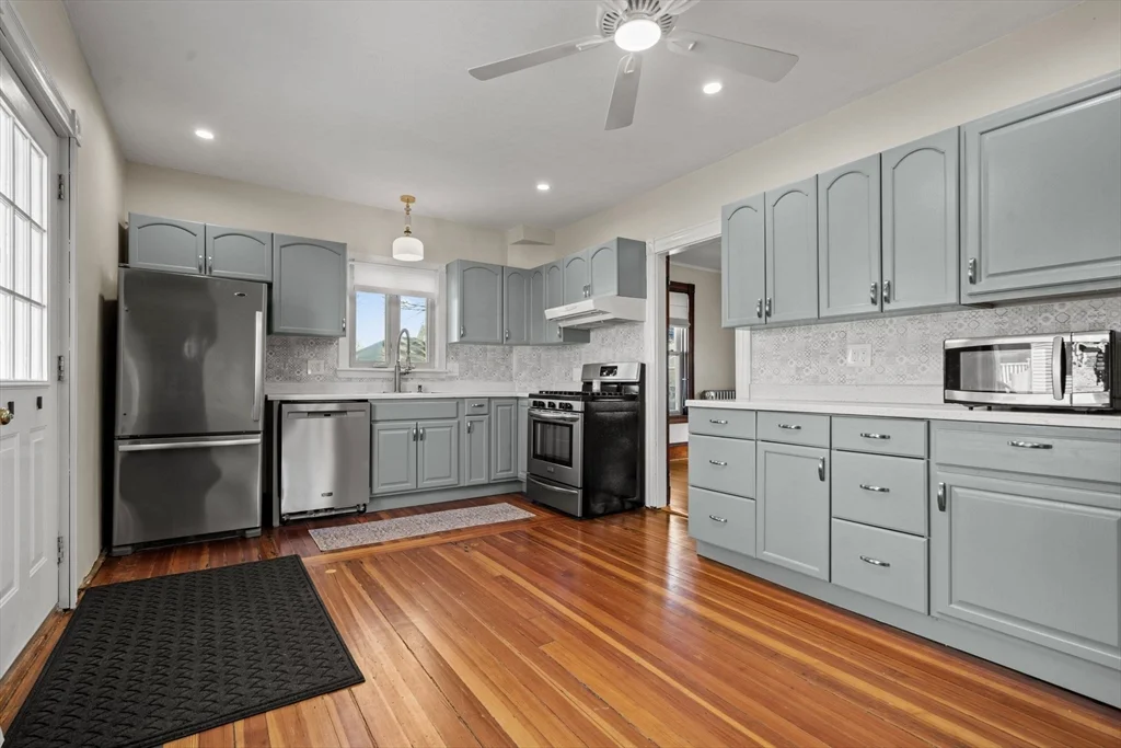 7 Sweetser Ave, Reading