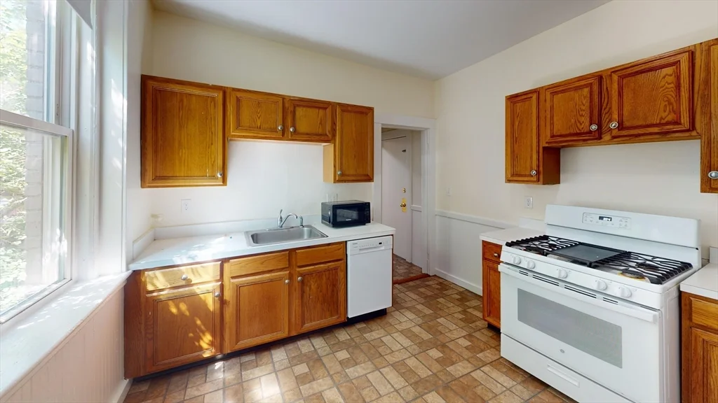 57 Strathmore, Brighton