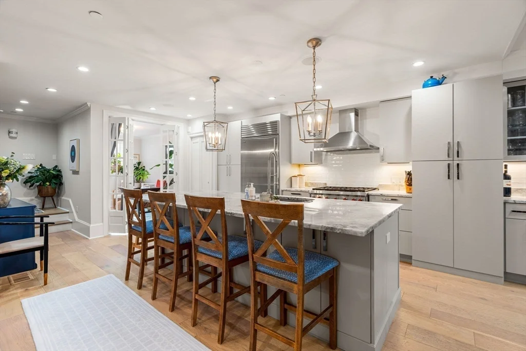 530 East Broadway, South Boston