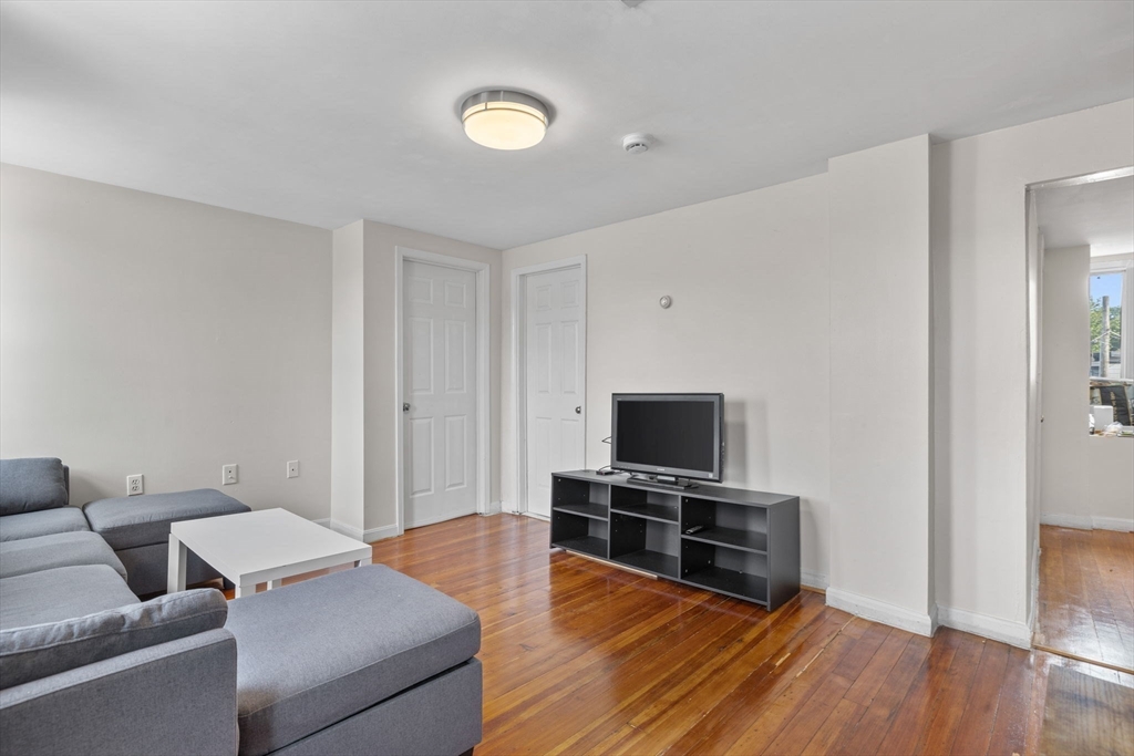 528 Medford, Charlestown