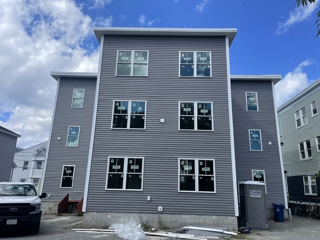 16 Wendell St, Lawrence