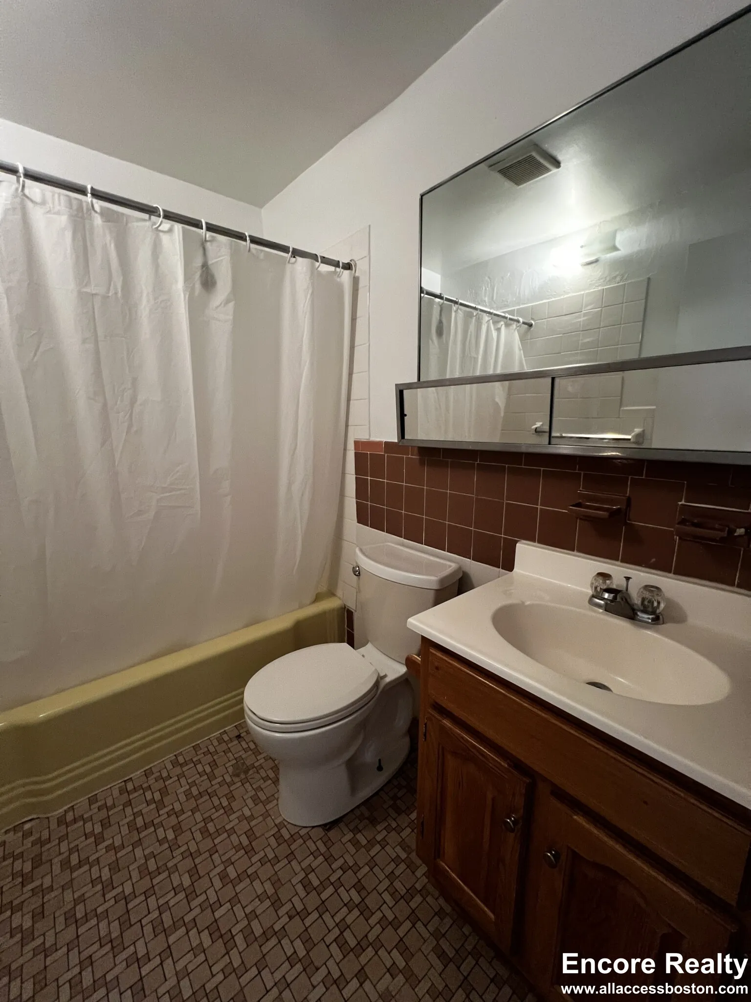 33 Lancaster Ter, Corey Hill