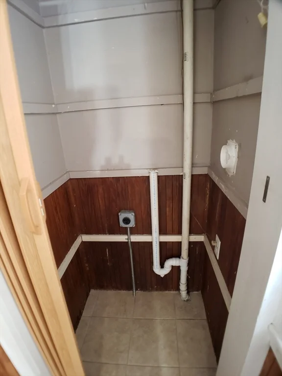 44 Sharon St, Medford