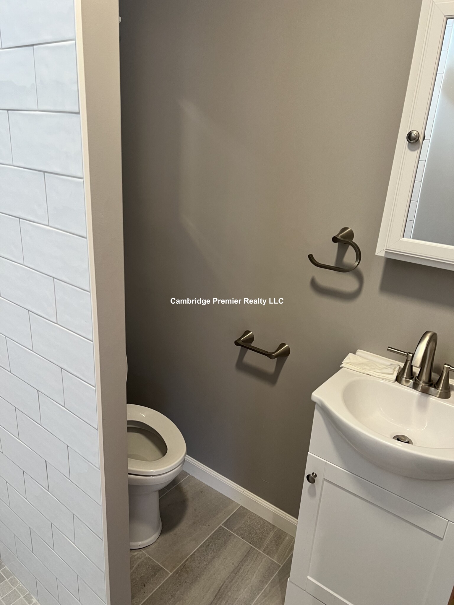 126 Washington St, Medford