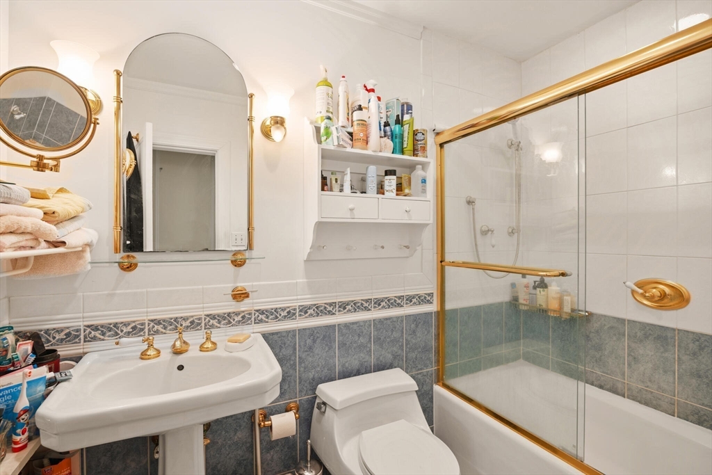 227 Marlborough St, Back Bay