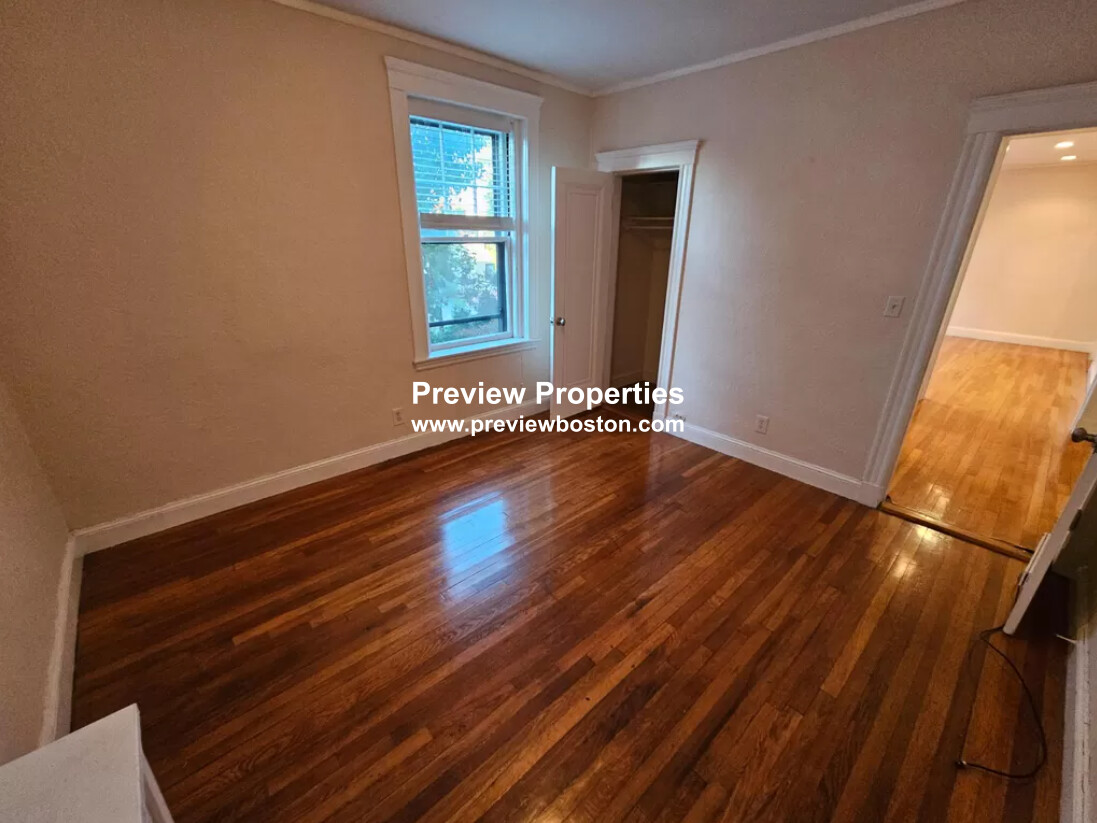 1945 Commonwealth Ave, Brighton