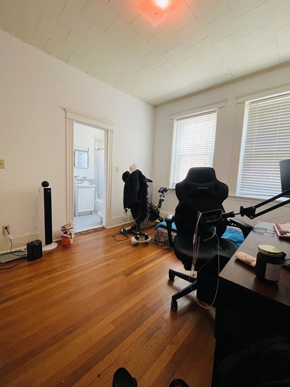 14 Palace Rd, Longwood