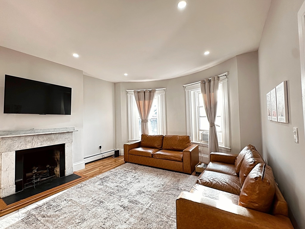 670 Massachussetts Ave, South End