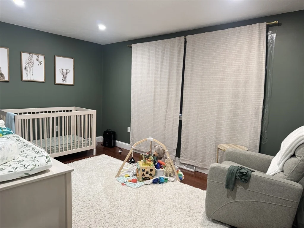 909 Pleasant St, Weymouth