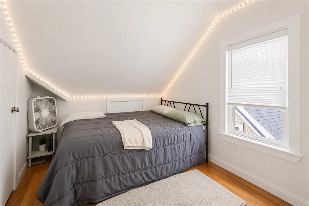 66 Mozart St, Jamaica Plain