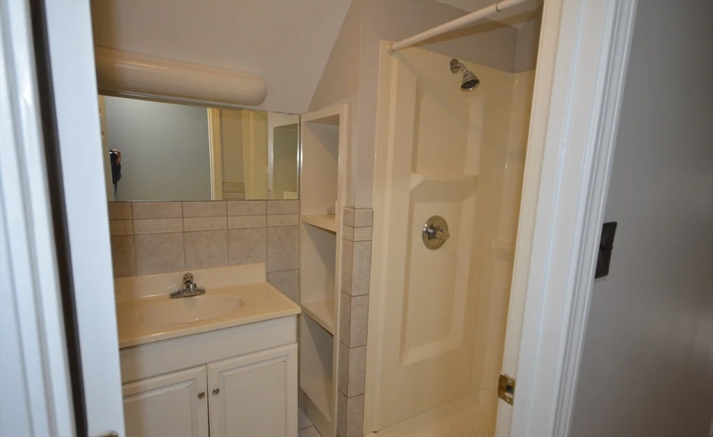 20 Benton Rd, Tufts University