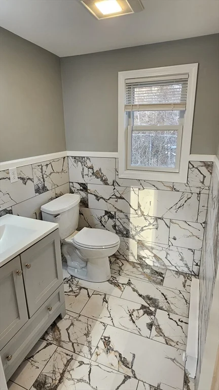 825 Scenic Hwy, Bourne