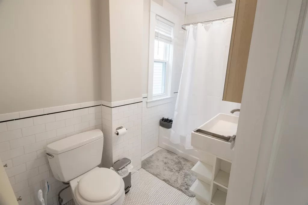 2 bed, 1 bath apartment for rent at 24 Suffolk St Unit 3, The Port — photo 7 of 10