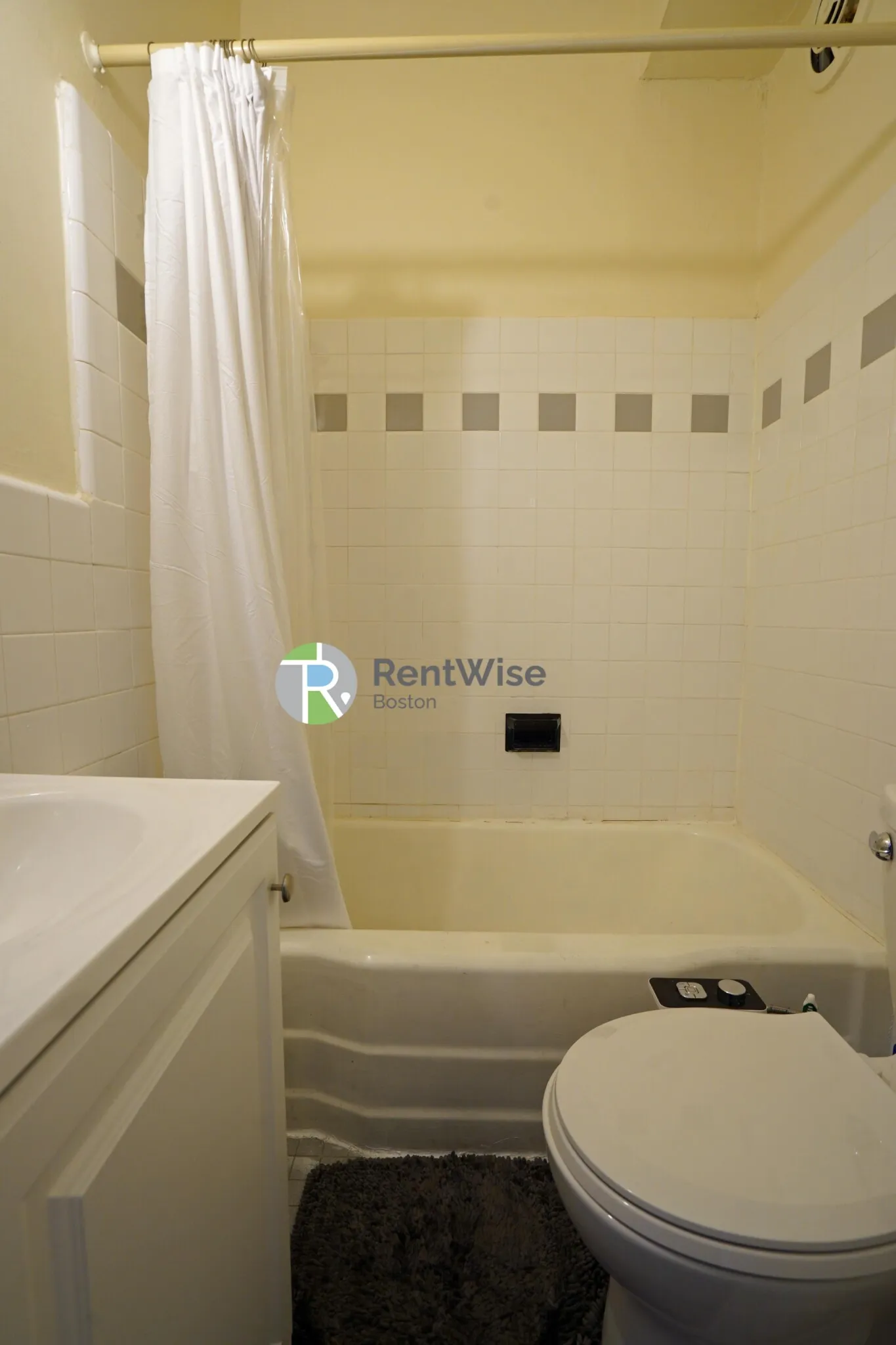 1212 Commonwealth Ave, Brighton