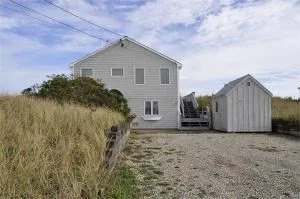 239 Phillips Rd, Sandwich