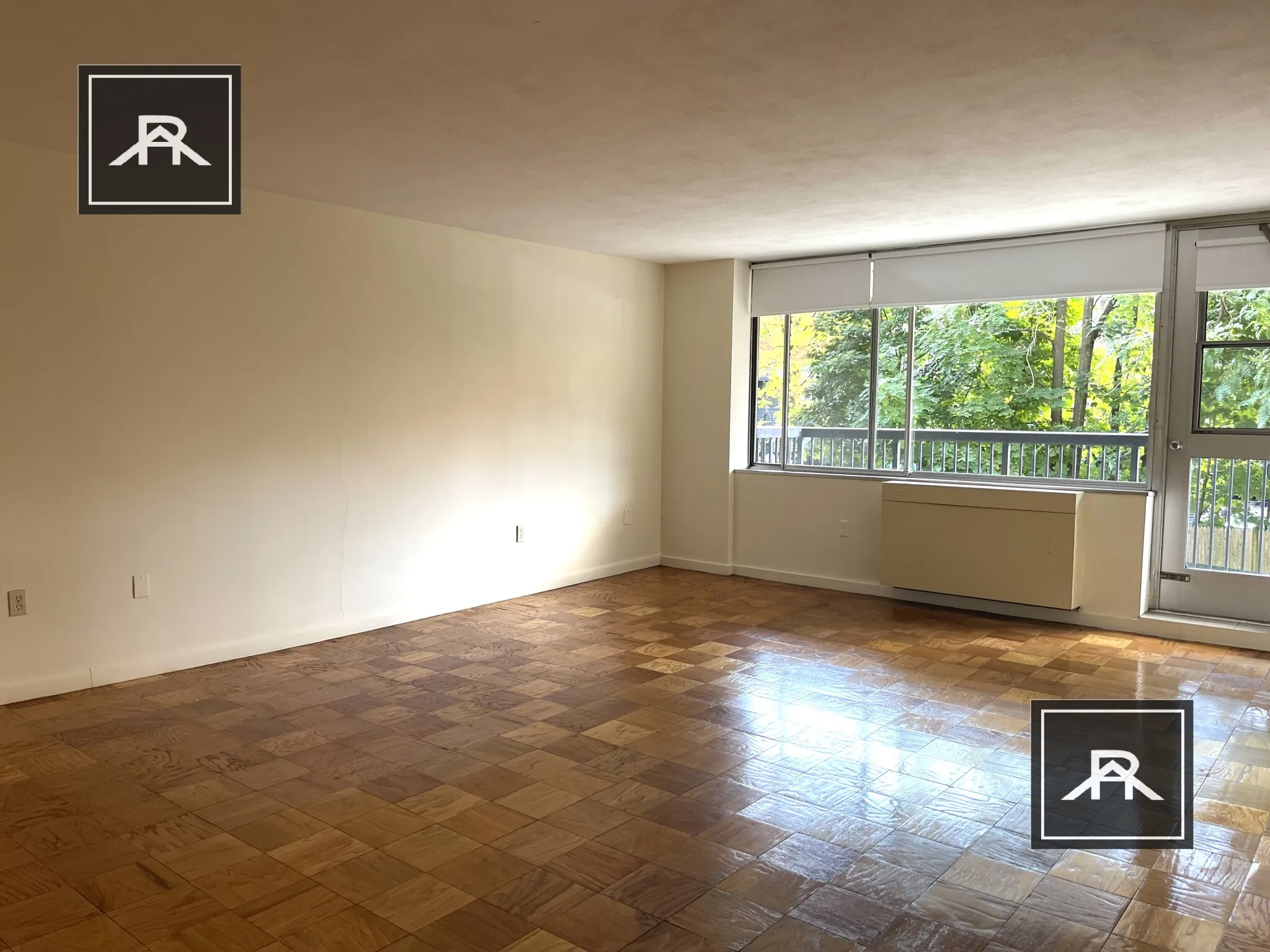 101 Monmouth St, Longwood