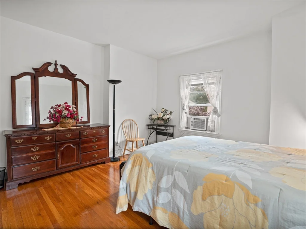124 Sheridan Ave, Medford Hillside