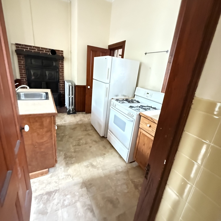 84 Ellery St, Mid-Cambridge