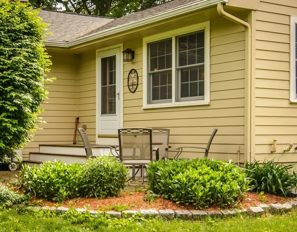253 W Main St, Westborough