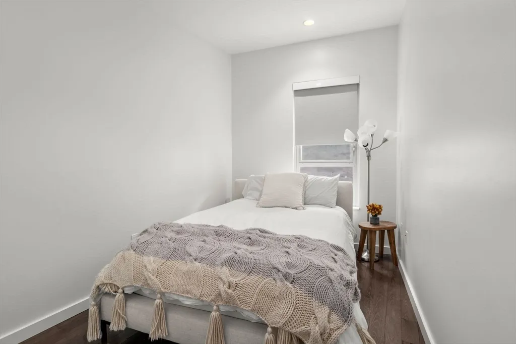 126 Salem, North End