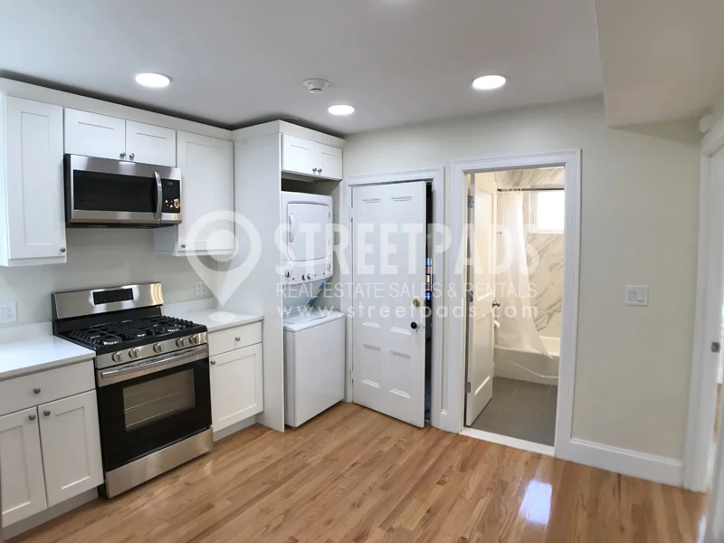 327 Highland Ave, Powder House Square