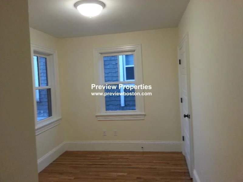 84 Linden St, Allston