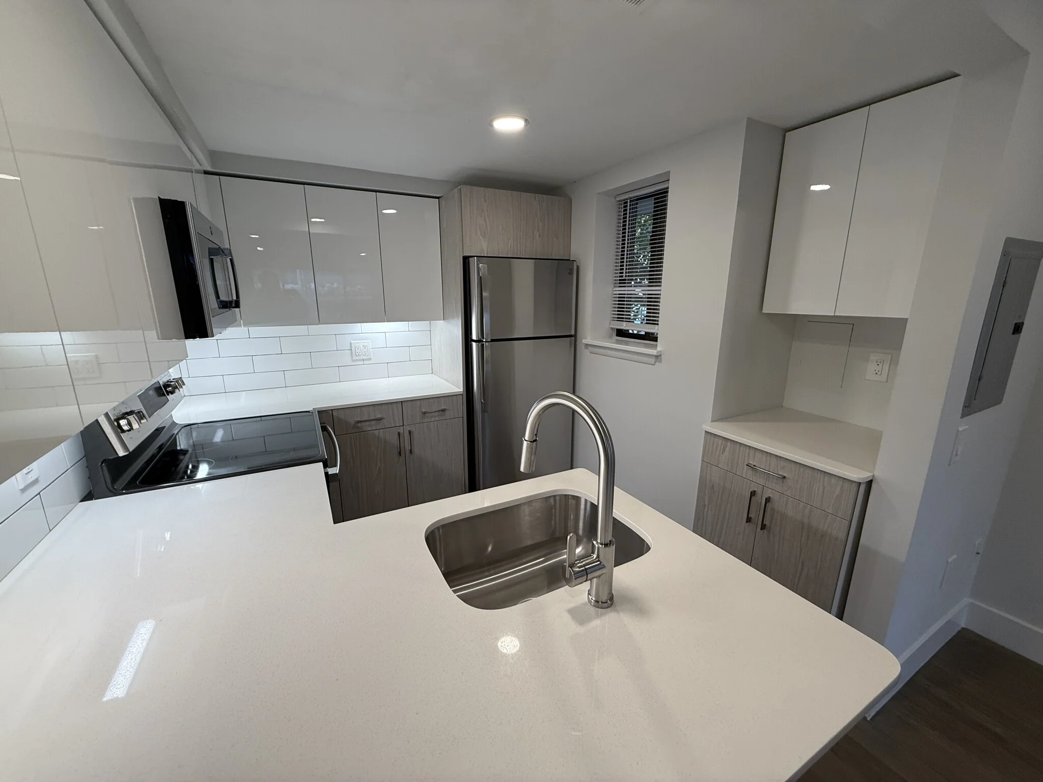 320 Hammond Pond Pkwy, Chestnut Hill
