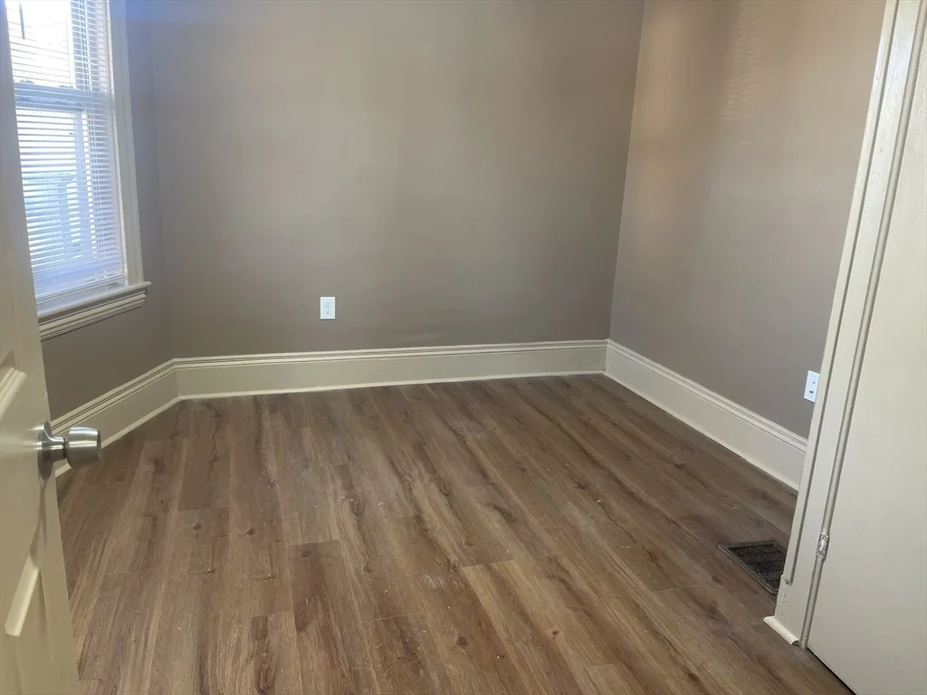 1002 River St, Hyde Park