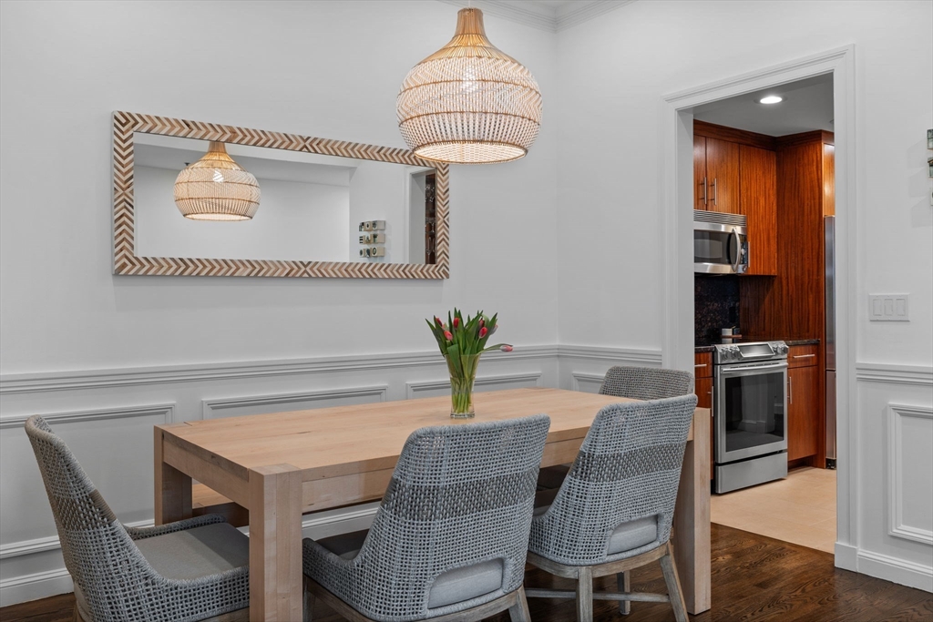 6 Edgerly Pl, Back Bay