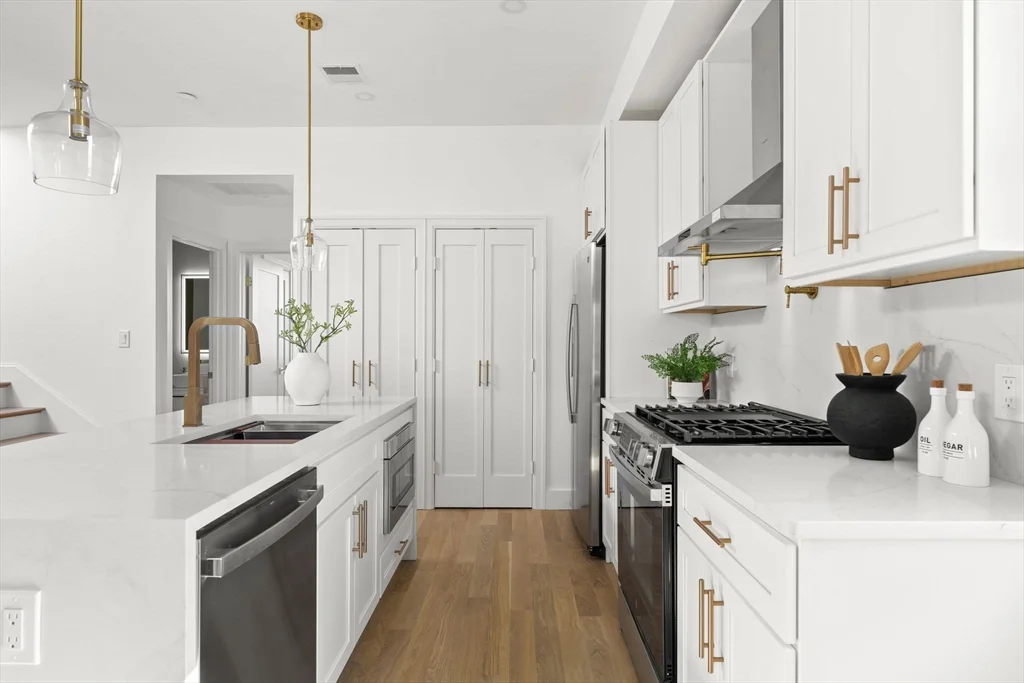 100 Bennington St, East Boston