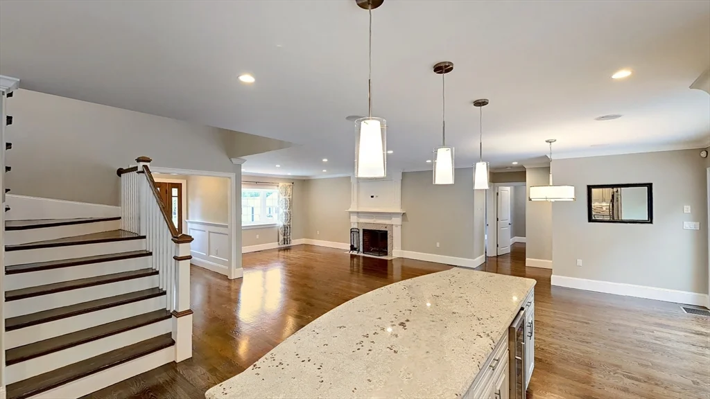 78 Nahanton Ave, Blue Hills