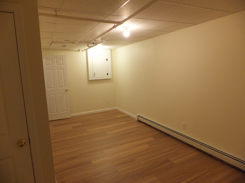 1581 Commercial St, Weymouth