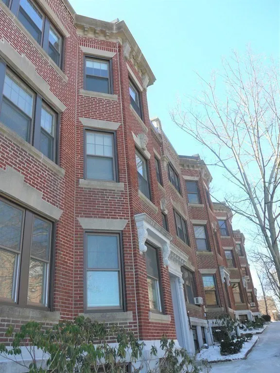 25 Stearns Rd, Coolidge Corner