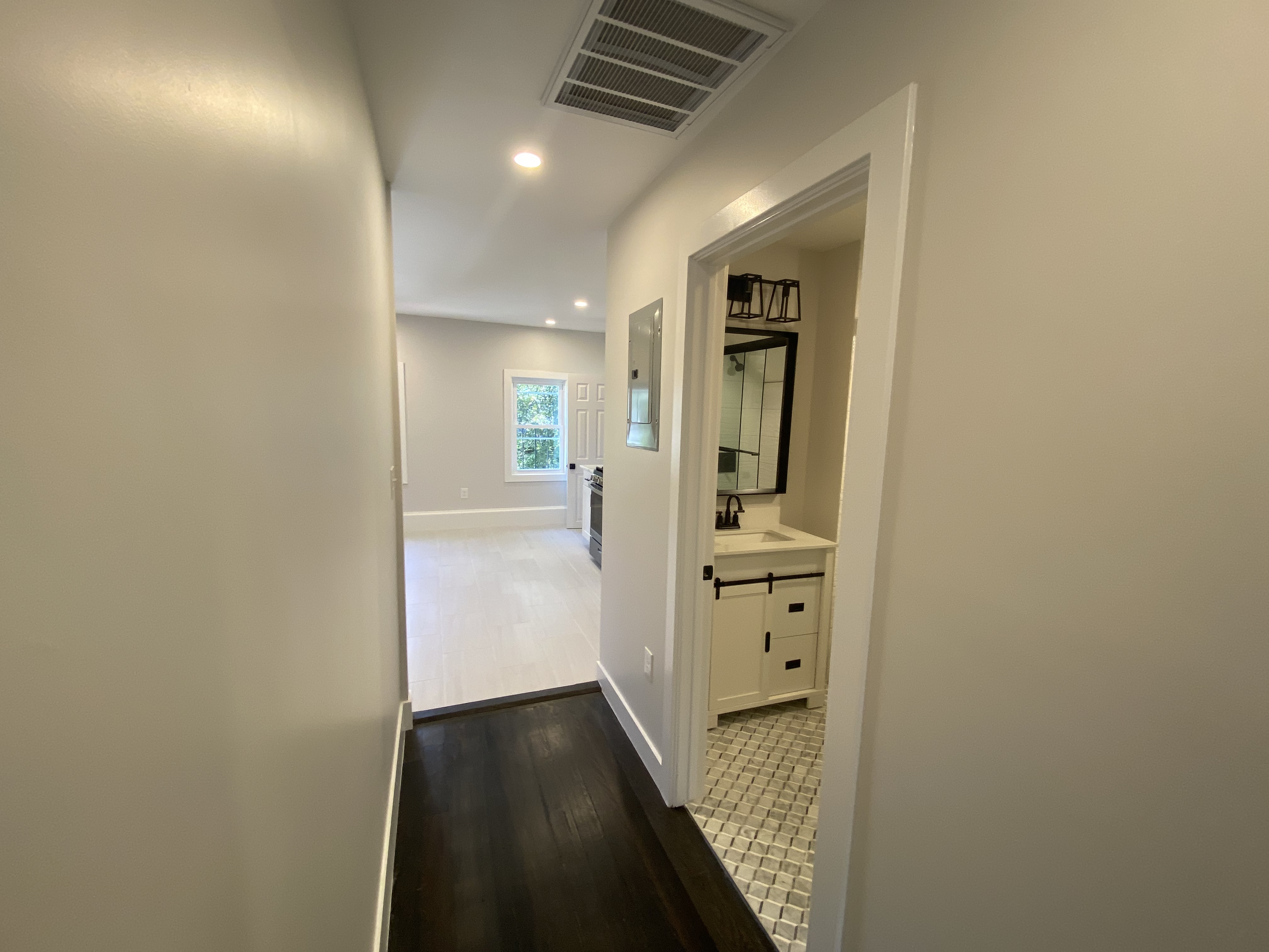2 bed, 1 bath apartment for rent at 106 Glenway St Unit 3, Dorchester — photo 3 of 12