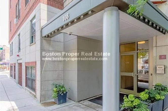 108 Peterborough St, Fenway