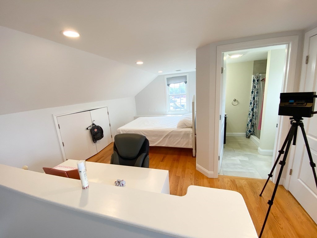 28 Woodruff Ave, Medford