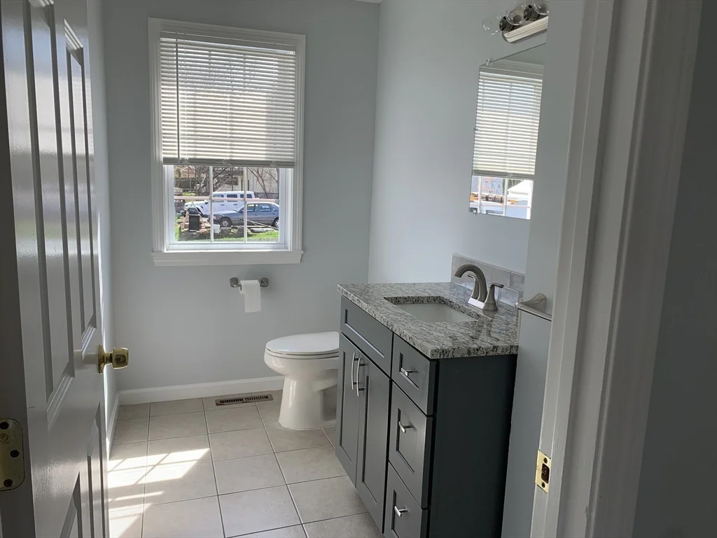 170 Lawrence St, Fall River