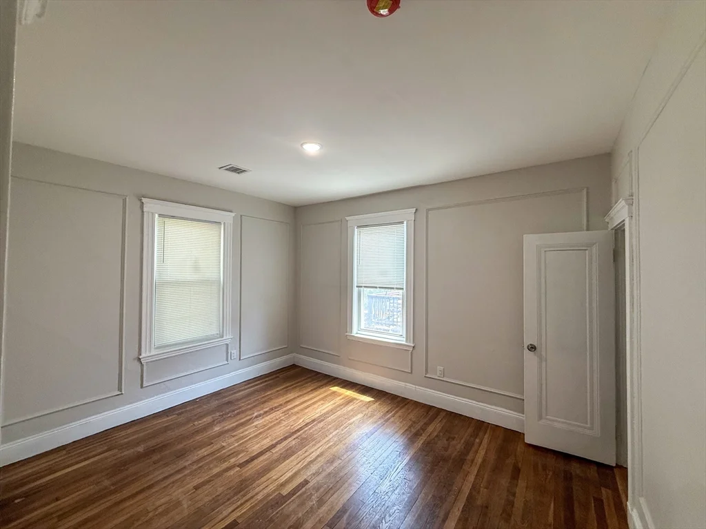 51 Pasadena, Dorchester