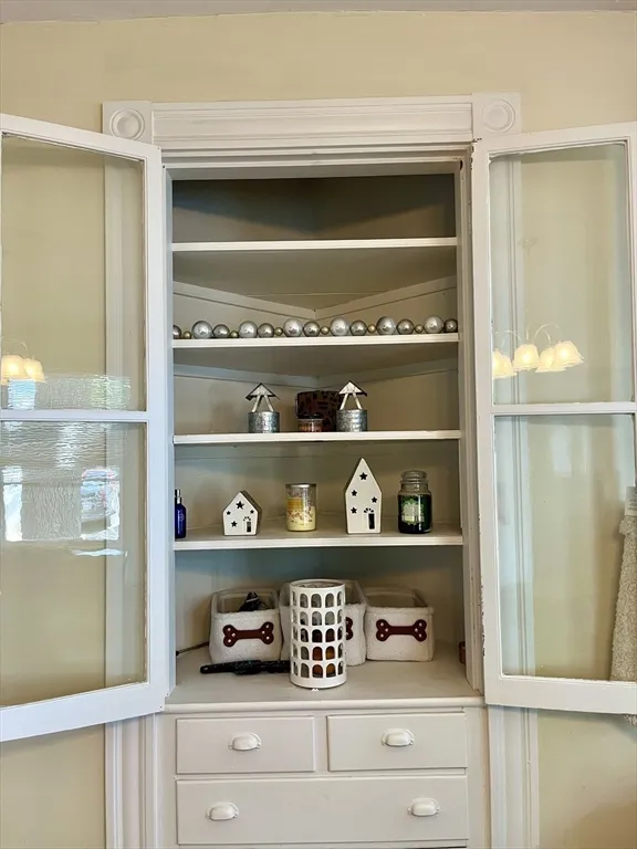 178 Robbins St, South Side