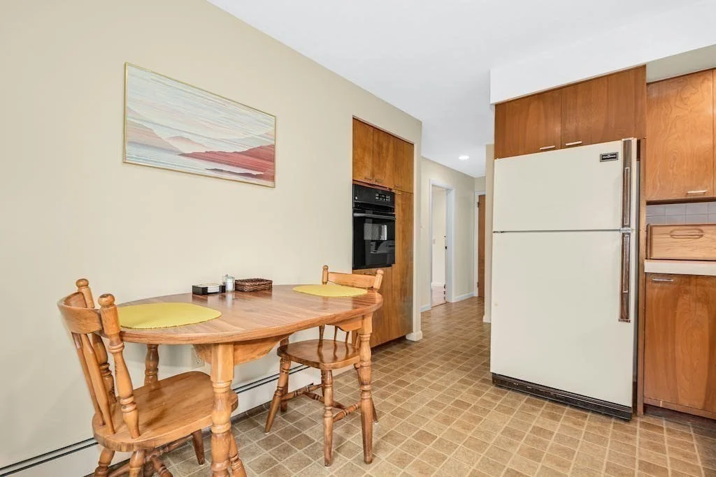 4 Upland Ave, Shrewsbury