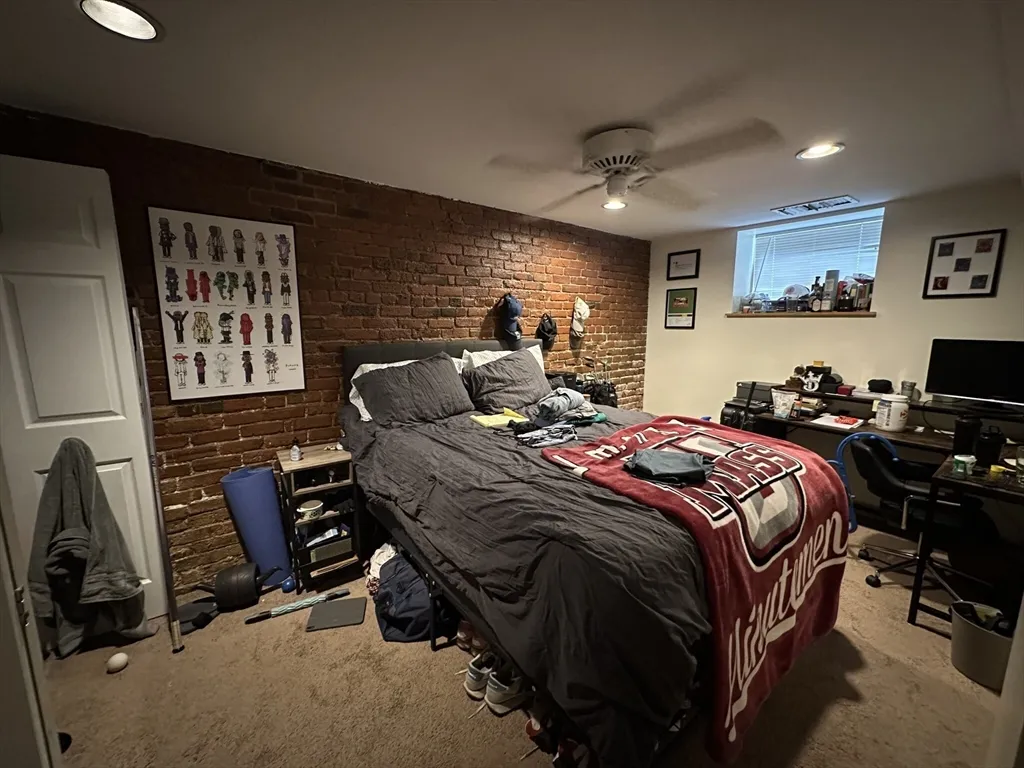 108 Gainsborough St, Fenway