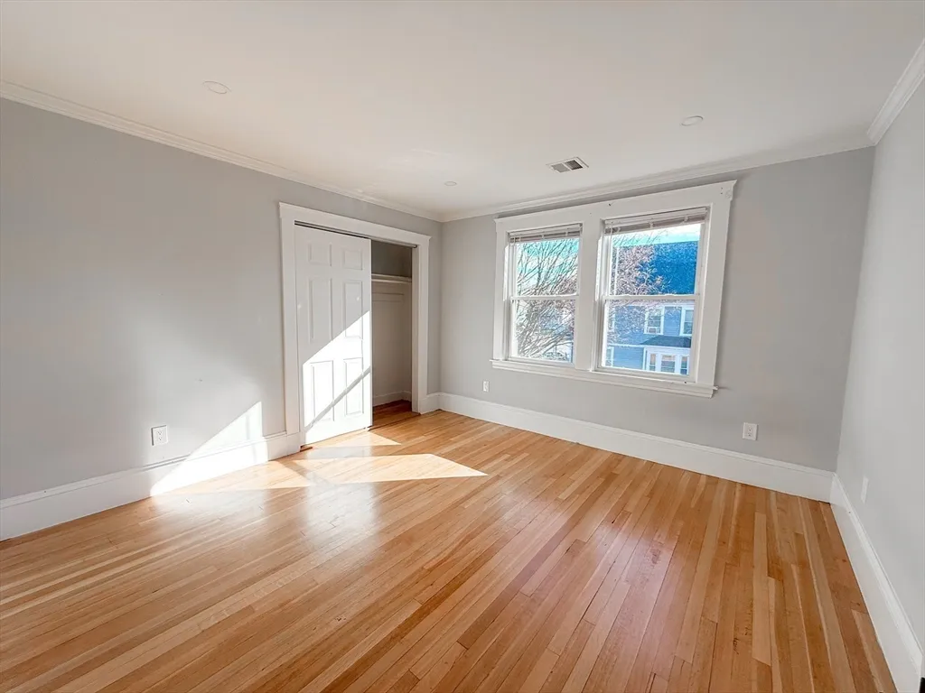 39 Pond St, Framingham