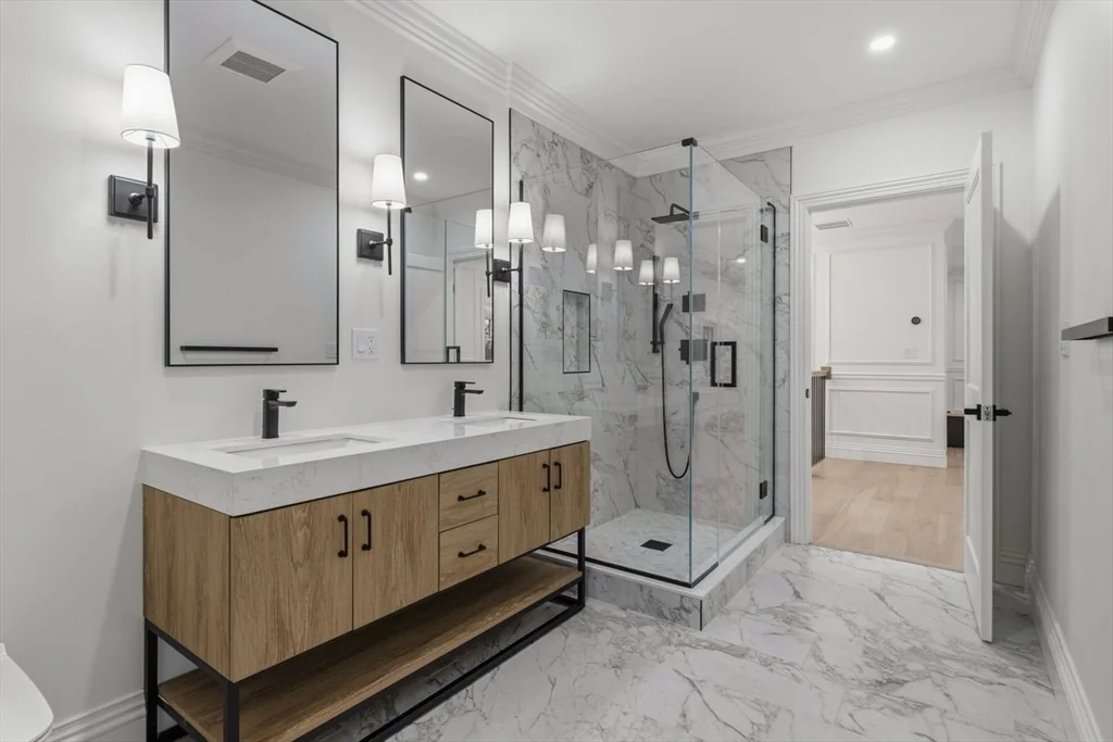 959 Chestnut St, Newton