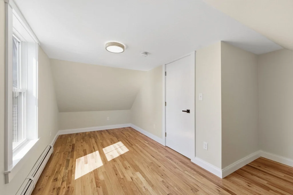 20 Beacon St, Gloucester