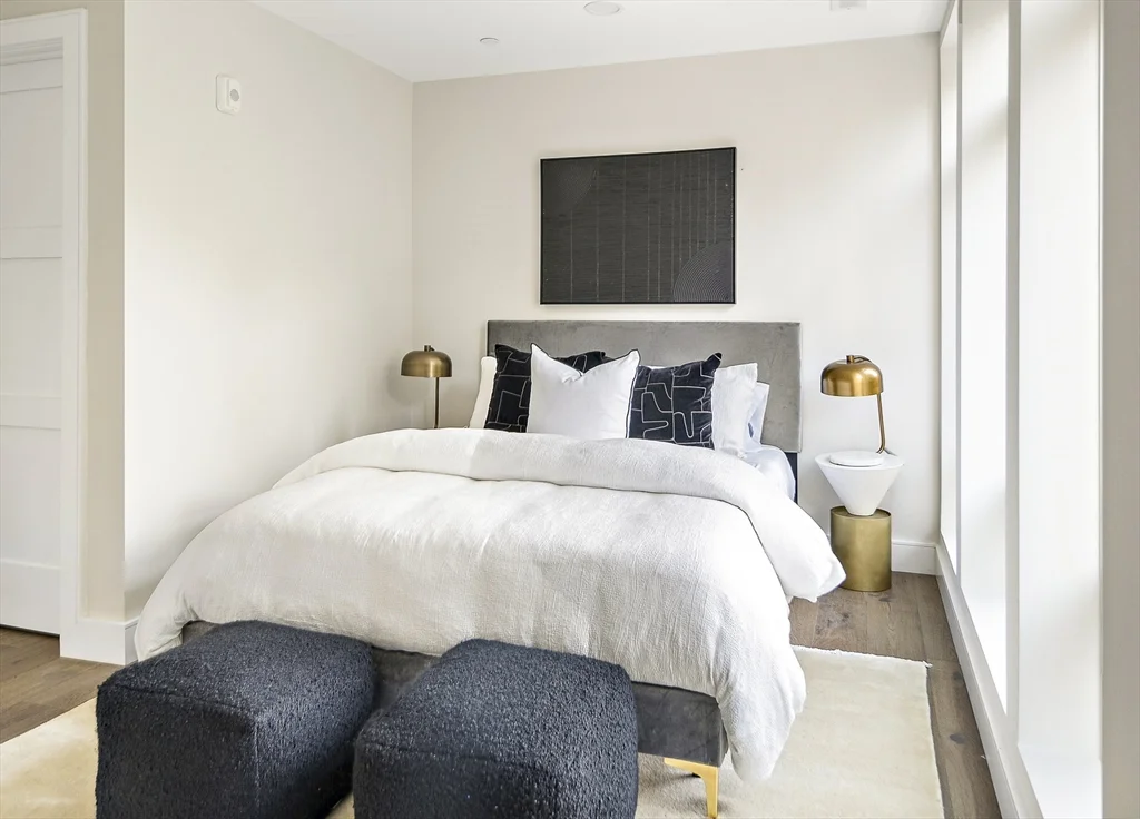 20 Kinmonth Rd, Waban