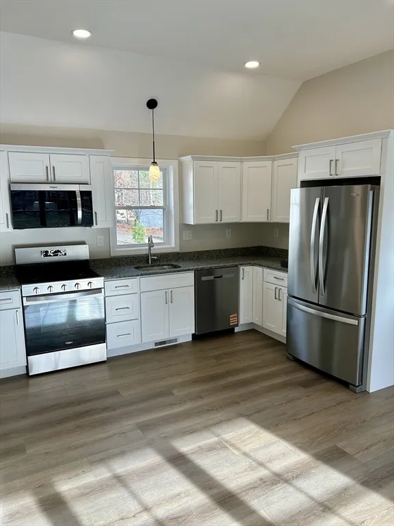 265 Dunstable Rd, Tyngsborough