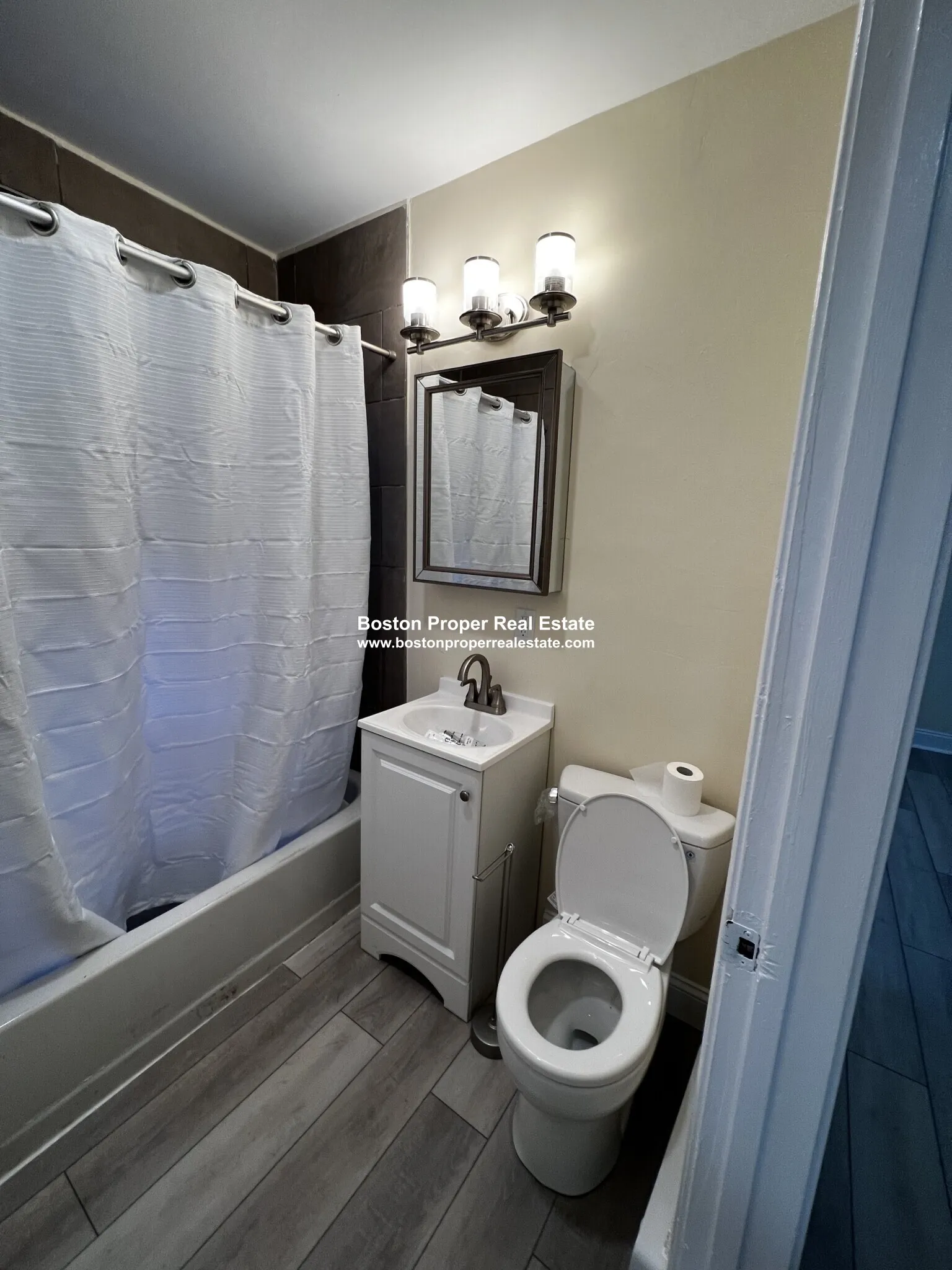 891 Huntington Ave, Mission Hill